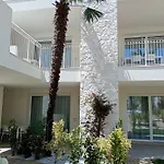Residence Florinas con piscina - Family Apartments Lido di Jesolo
